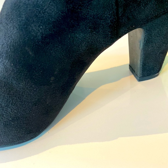 BCBGeneration Black Ankle Booties Stretch Suede - Picture 5 of 5